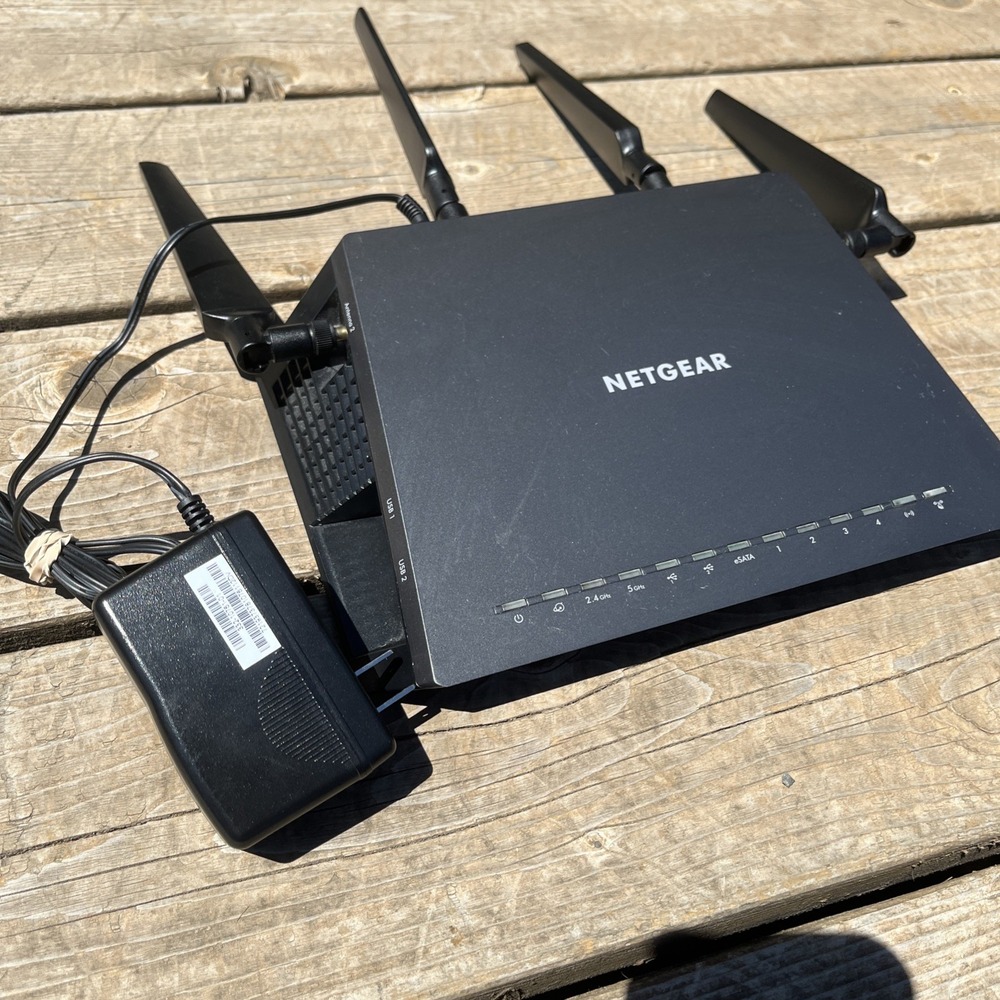 NETGEAR Nighthawk X4S Smart WiFi Router Black, AC2600 model R7800 - Picture 4 of 9